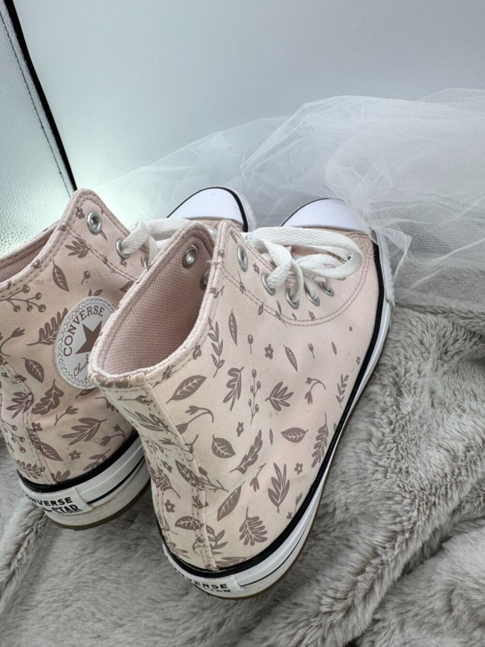 Converse All Star Chuck Taylor Pale Pink Floral Sneakers/Tennis Shoes - Size 4Y - Picture 4 of 8